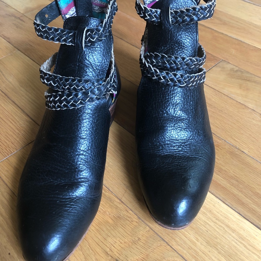 UXIBAL ankle boots